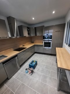 Rénovation complète d'une cuisine à Pont-l'Évêque par CF Rénovation